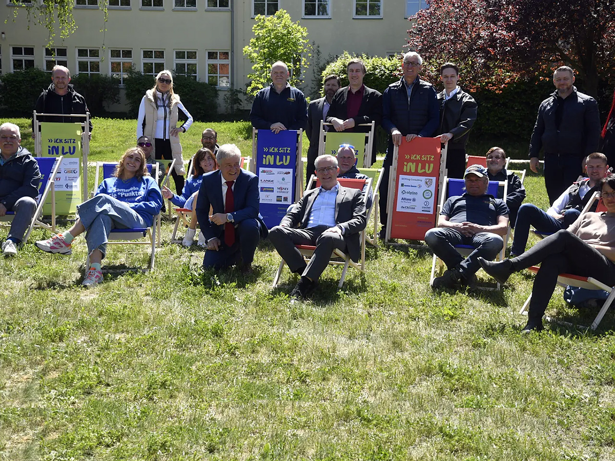 Liegestühle für das anstehende Sound City Festival Liegestühle für das anstehende Sound City Festival