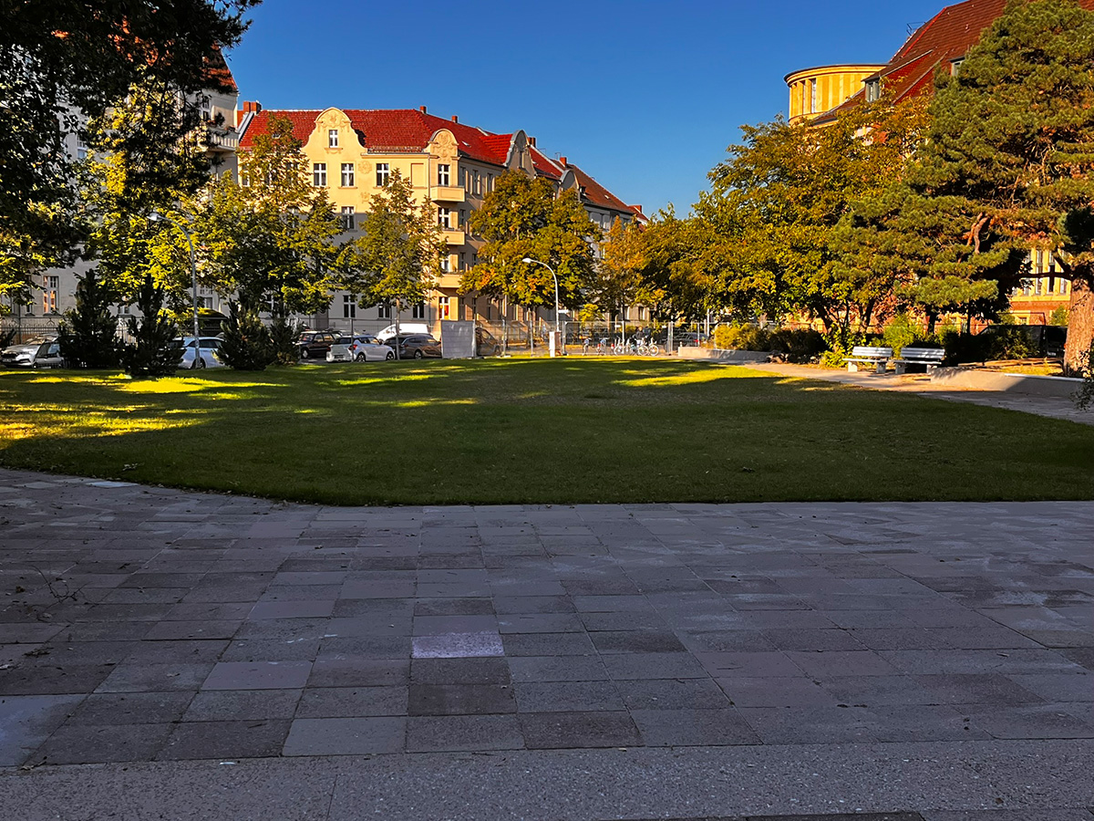 Sanierung des Peter-Weiss-Platzes in Babelsberg Sanierung des Peter-Weiss-Platzes in Babelsberg