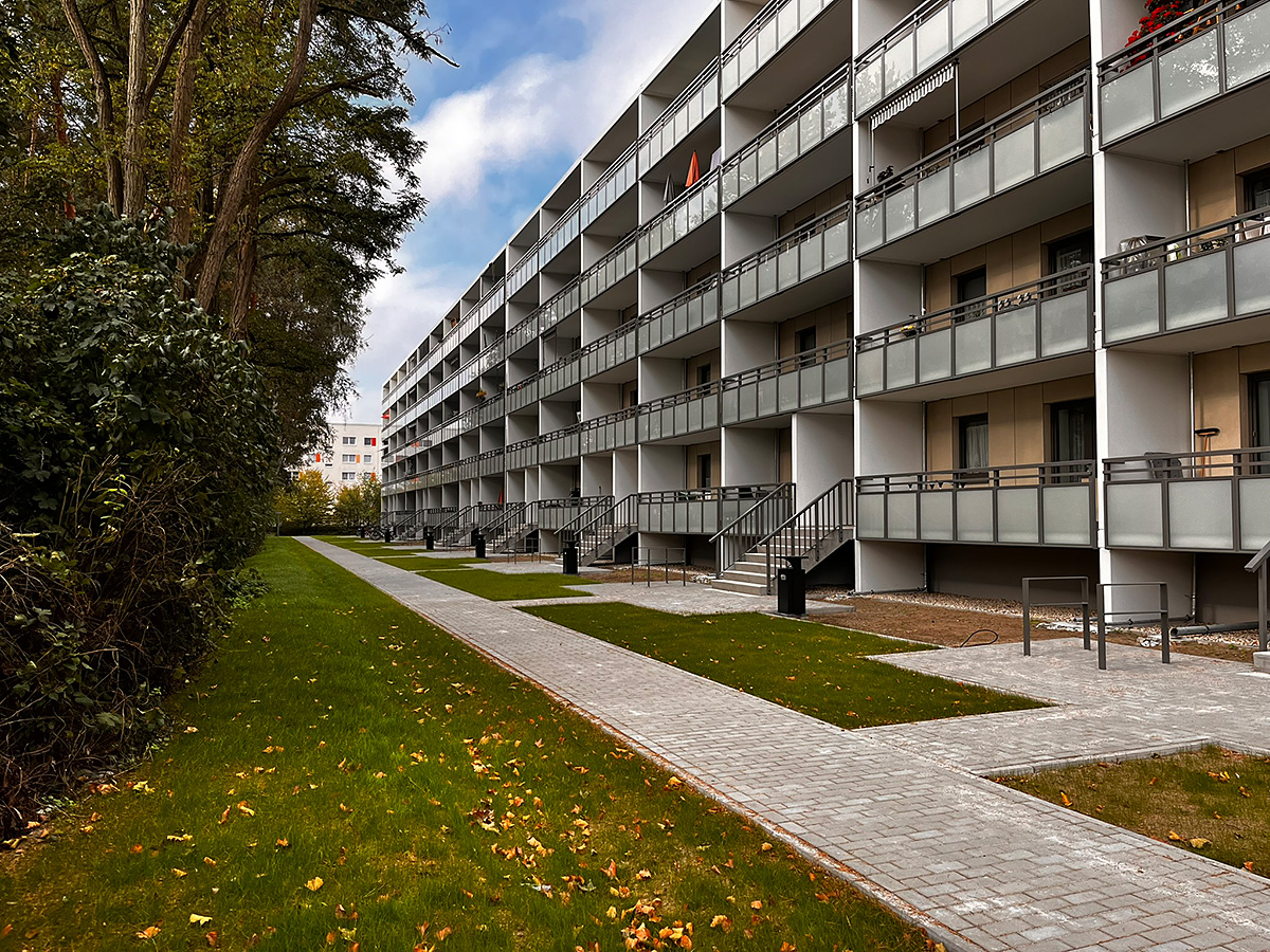 alpina ag Ludwigsfelde gestaltet Außenanlagen beim Energiesprong-Pilotprojekt alpina ag Ludwigsfelde gestaltet Außenanlagen beim Energiesprong-Pilotprojekt