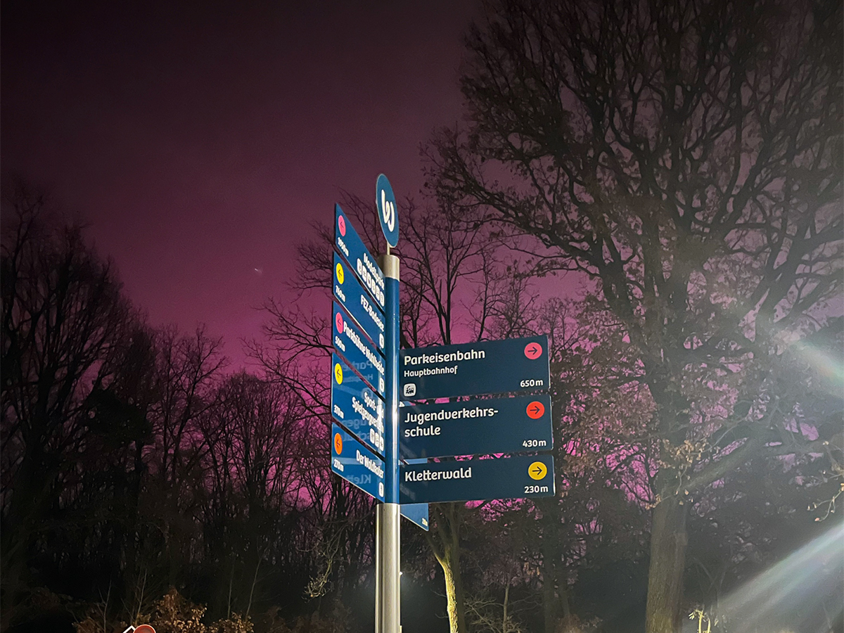 alpina baut neues Wegeleitsystem in der Wuhlheide alpina baut neues Wegeleitsystem in der Wuhlheide