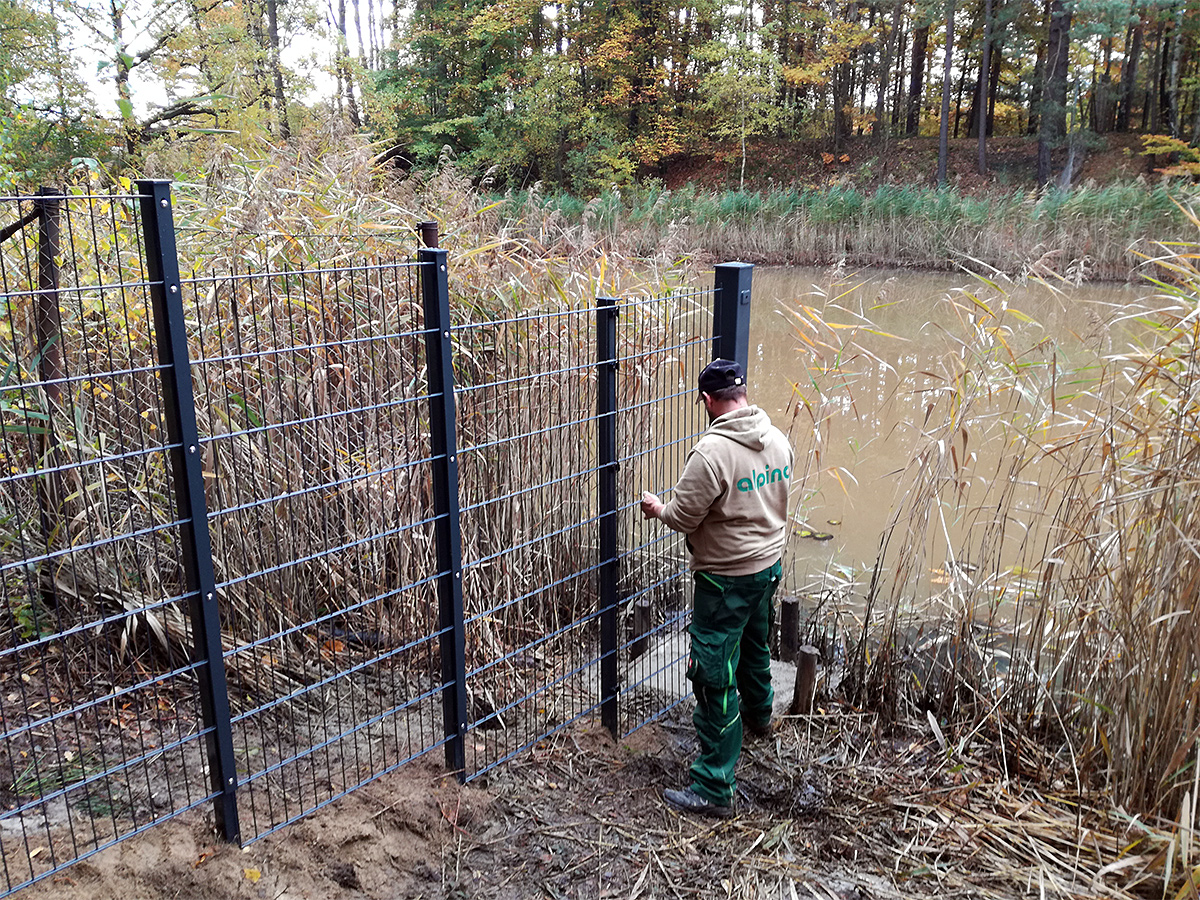 Zaunbau am Campingplatz Kromlau Zaunbau am Campingplatz Kromlau